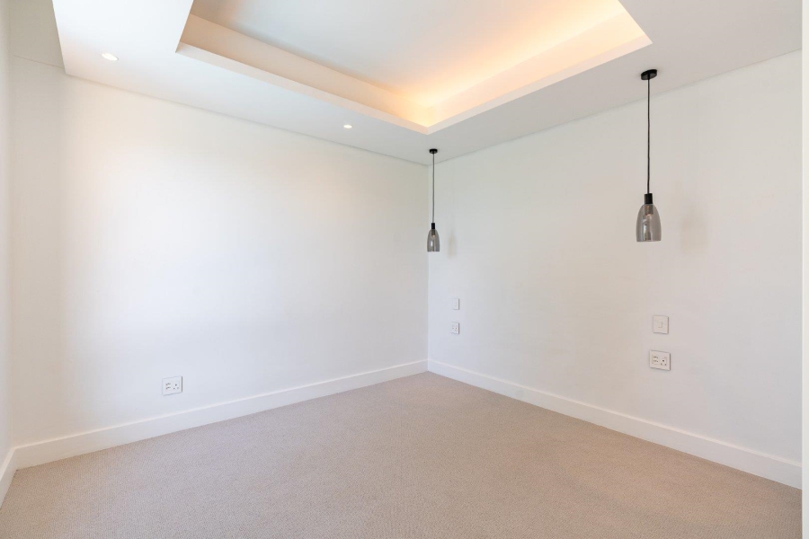 2 Bedroom Property for Sale in Oranjezicht Western Cape